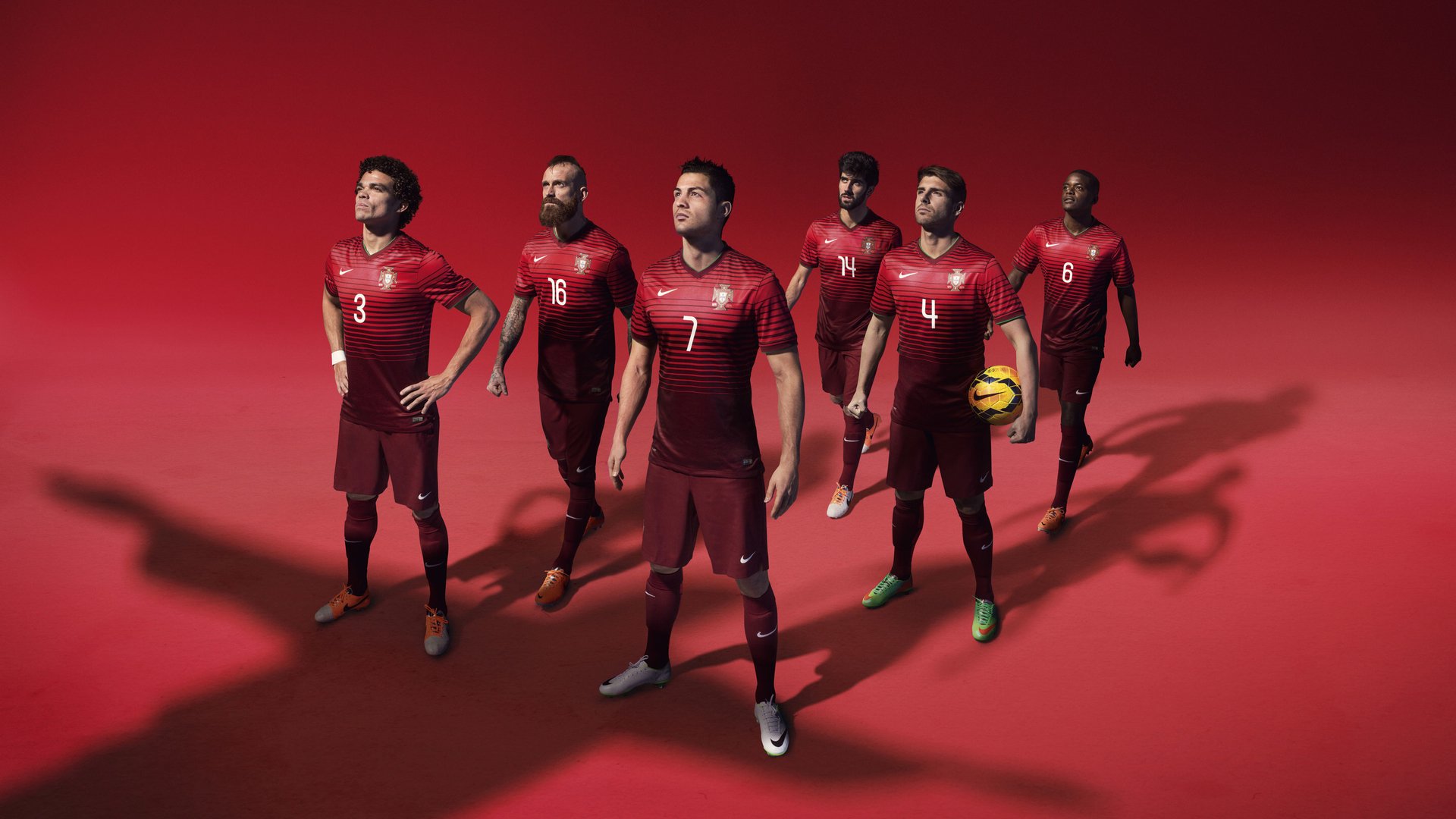 “PSG4–0横扫皇马进决赛,实力碾压欧洲豪强”