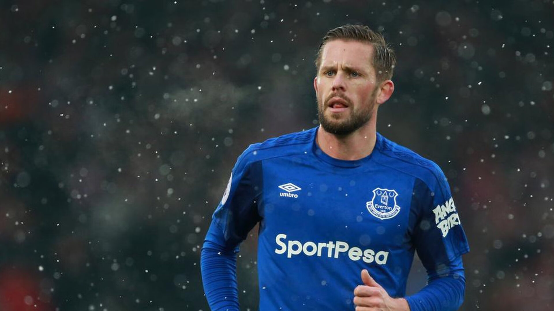 “武汉马拉松:全民健身与精英选手同台竞技”