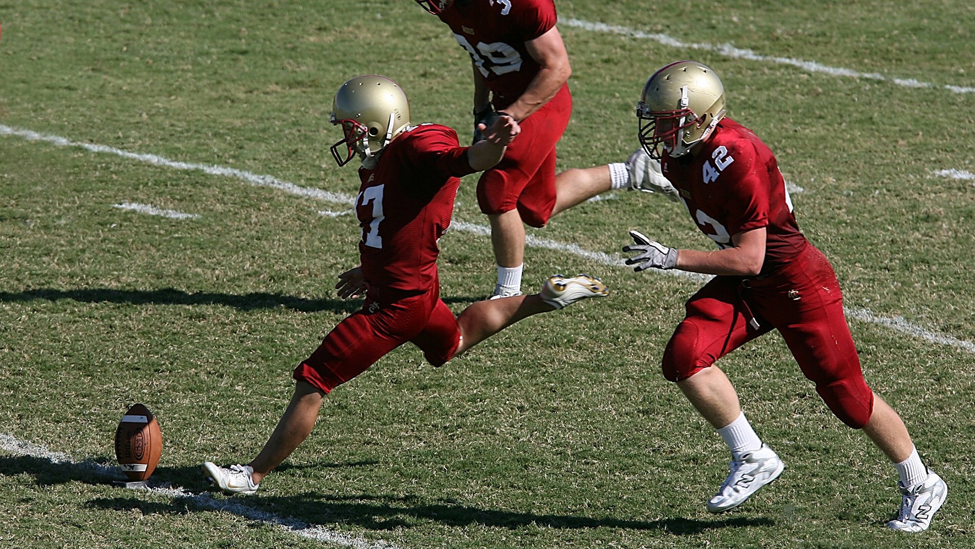 “亚戈·卡尔曼的强硬防守与精准脚法,推动阿根廷美洲狮队迎接未来挑战”