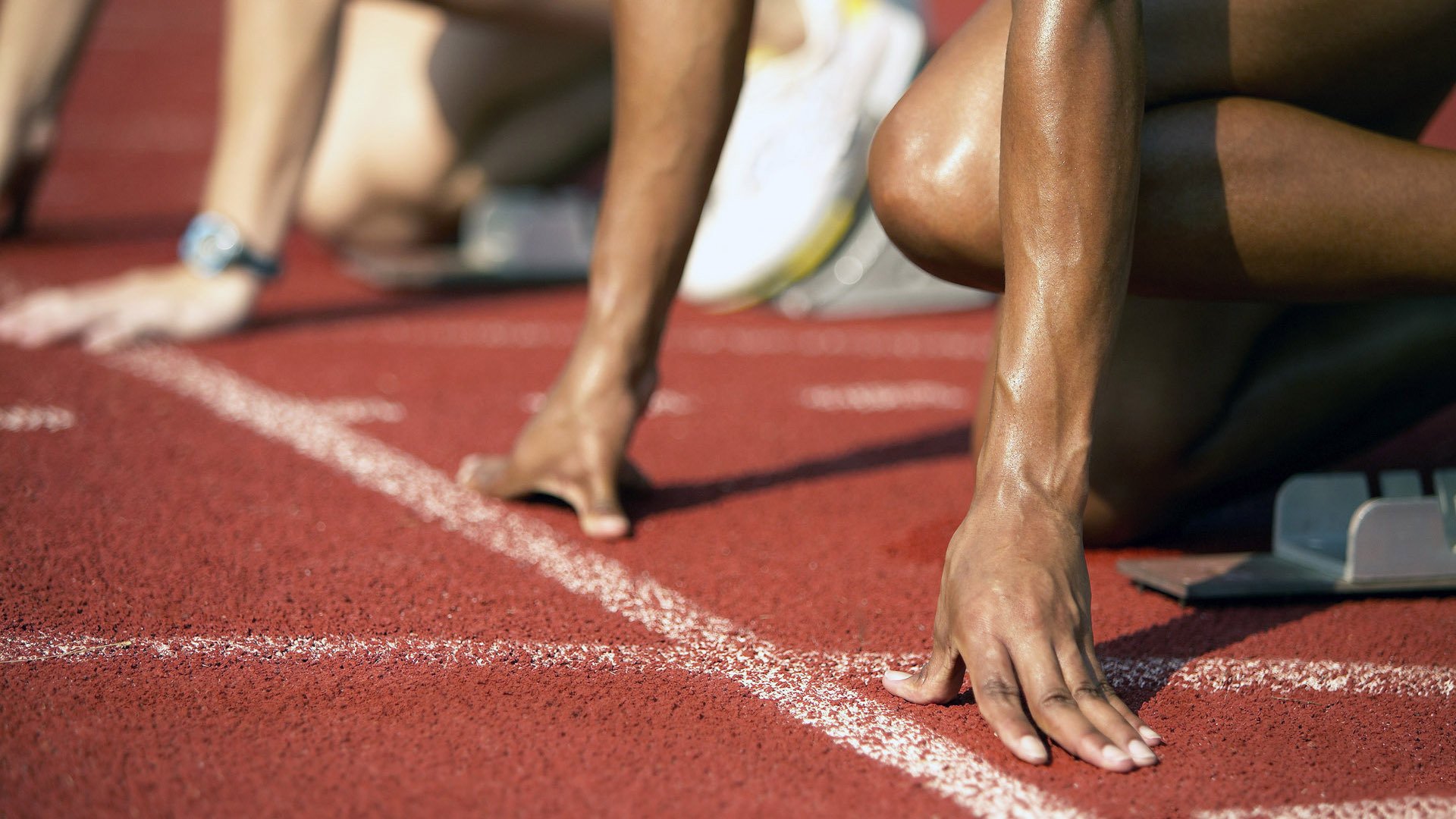 帕特森引领袋鼠队形成致命反击，成为战术核心，帕特森拳击