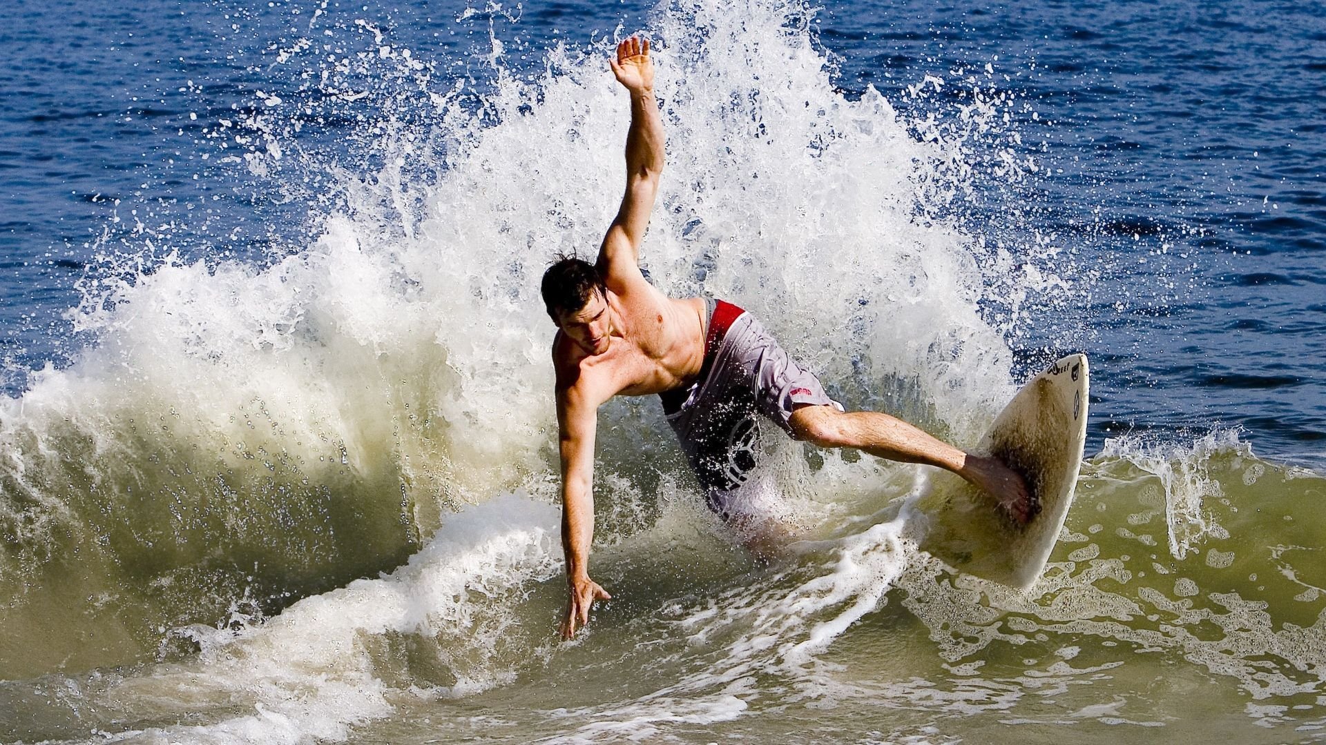 朱婷伤愈复出贡献全场最高得分，朱婷伤势情况